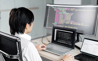 鸡西 ,php声明和调用变量的符号是什么？